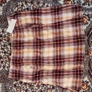 American Eagle Outfitters Plaid Mini Skirt in Burgundy and Cream — Size Small